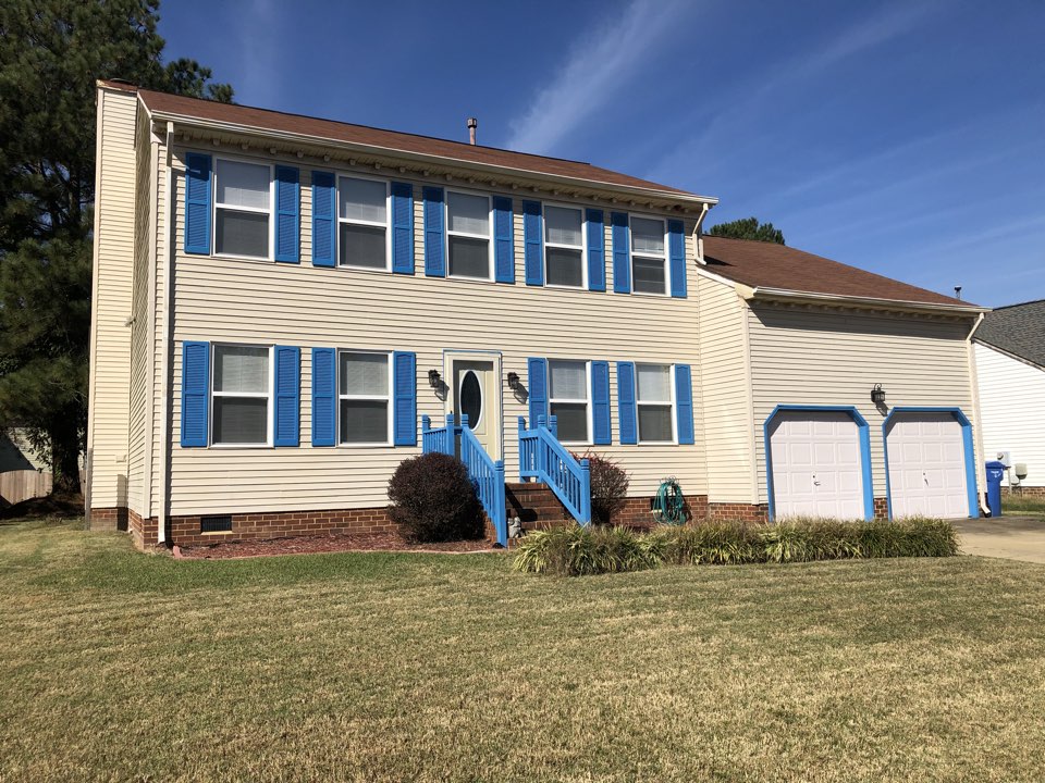 Chesapeake, VA - Better View install of white vinyl windows in Greenbrier area of Chesapeake. If you have some basic to elaborate window needs we can help just call (757) 689-6210. Chesapeake, VA - Better View install of white vinyl windows in Greenbrier area of Chesapeake. If you have some basic to elaborate window needs we can help just call (757) 689-6210.