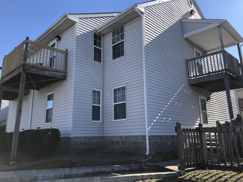 Virginia Beach, VA - Better View install of white vinyl windows with colonial grids in VB across from TCC. If you need some economic windows we have options for everyone just call (757) 689-6210. Virginia Beach, VA - Better View install of white vinyl windows with colonial grids in VB across from TCC. If you need some economic windows we have options for everyone just call (757) 689-6210.