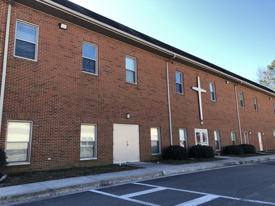 Virginia Beach, VA - Better View install of windows for a Church by Honey Bee Golf Club in VB. We can do daycares, churches and many light commercial building just call (757) 689-6210. Virginia Beach, VA - Better View install of windows for a Church by Honey Bee Golf Club in VB. We can do daycares, churches and many light commercial building just call (757) 689-6210.