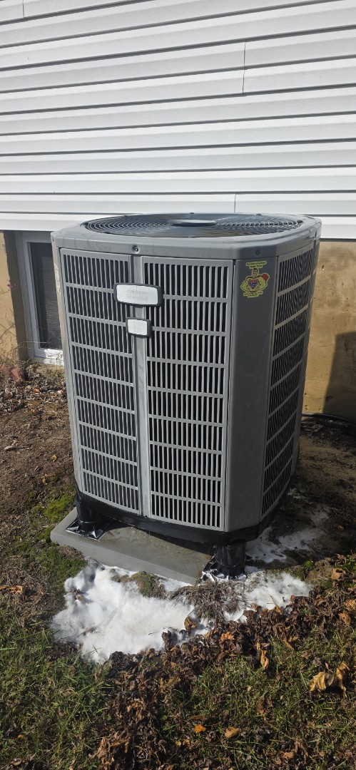 Heat pump maintenance 