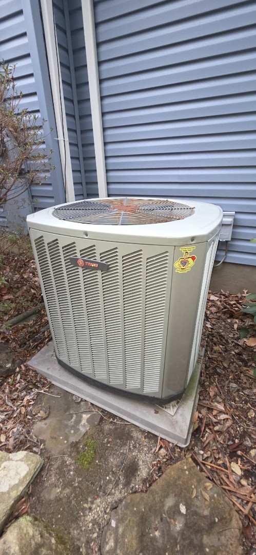 Heat pump maintenance 