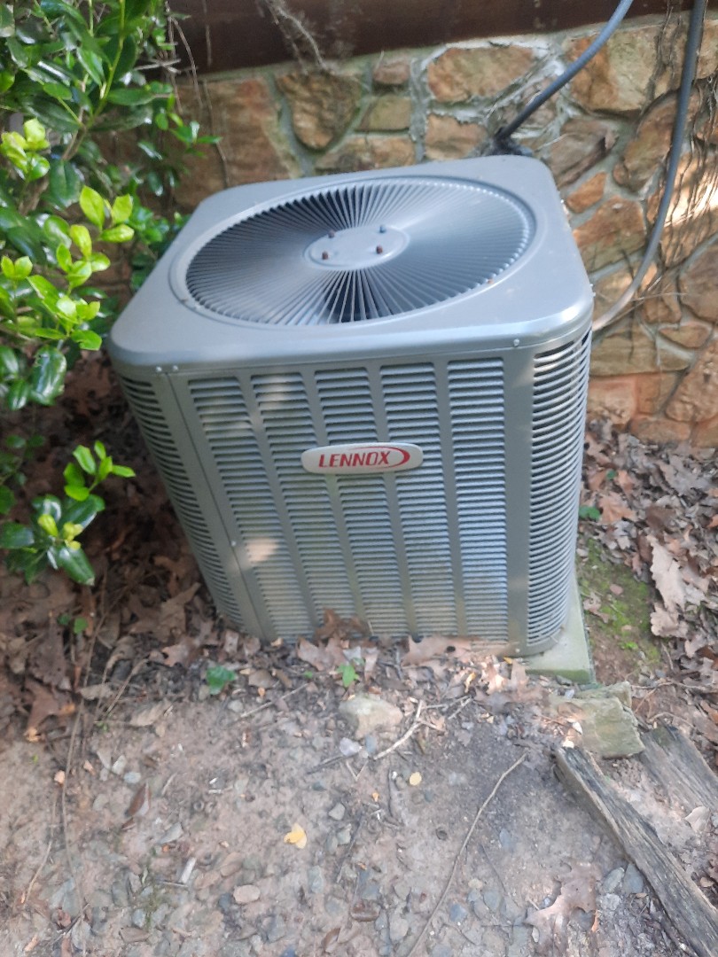 Lennox heat pump - won't keep temperature 
