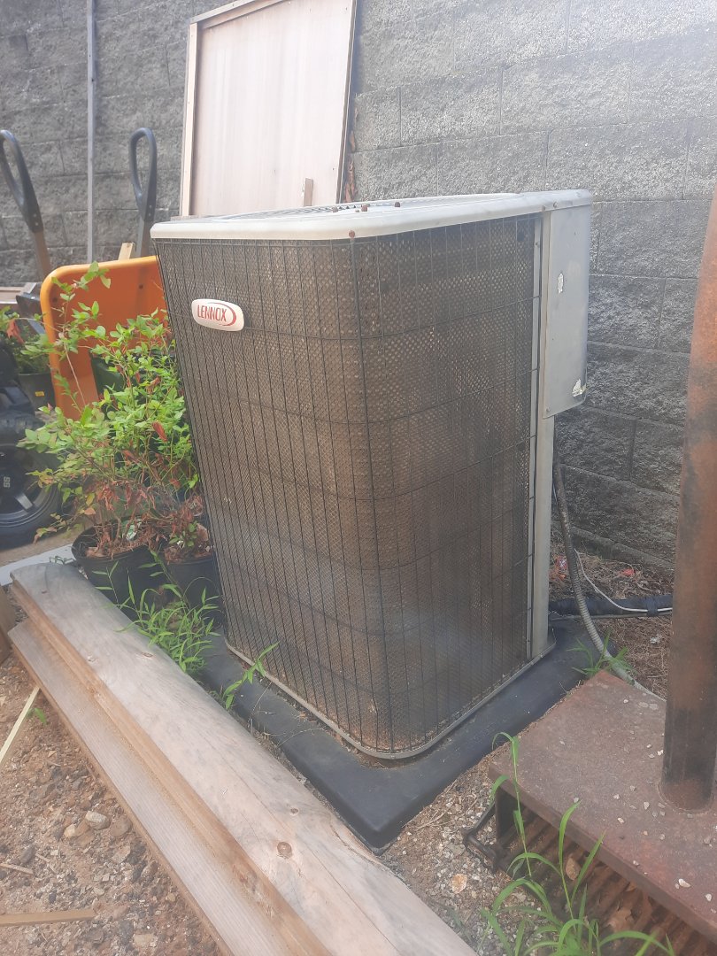 Lennox heat pump - won't turn on
