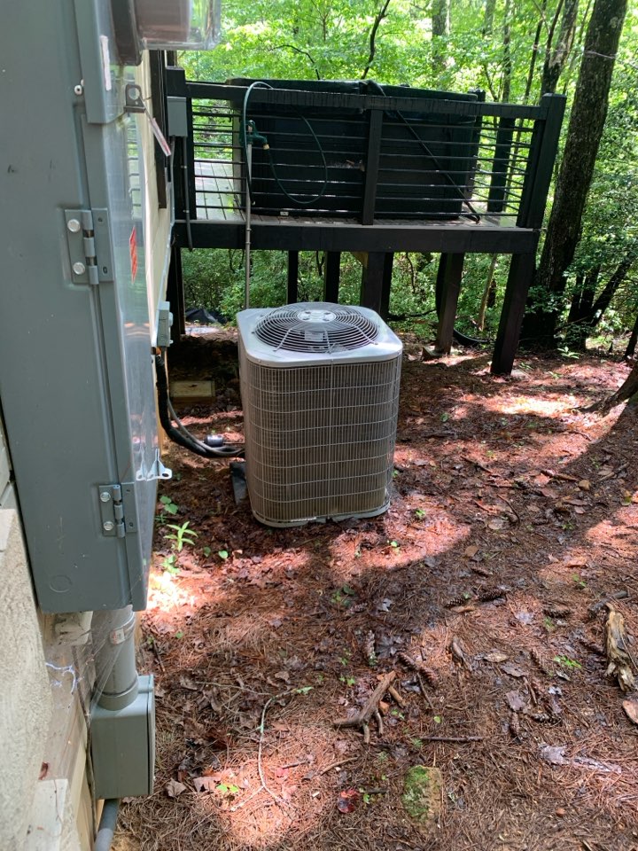 Duct repair on heat pump