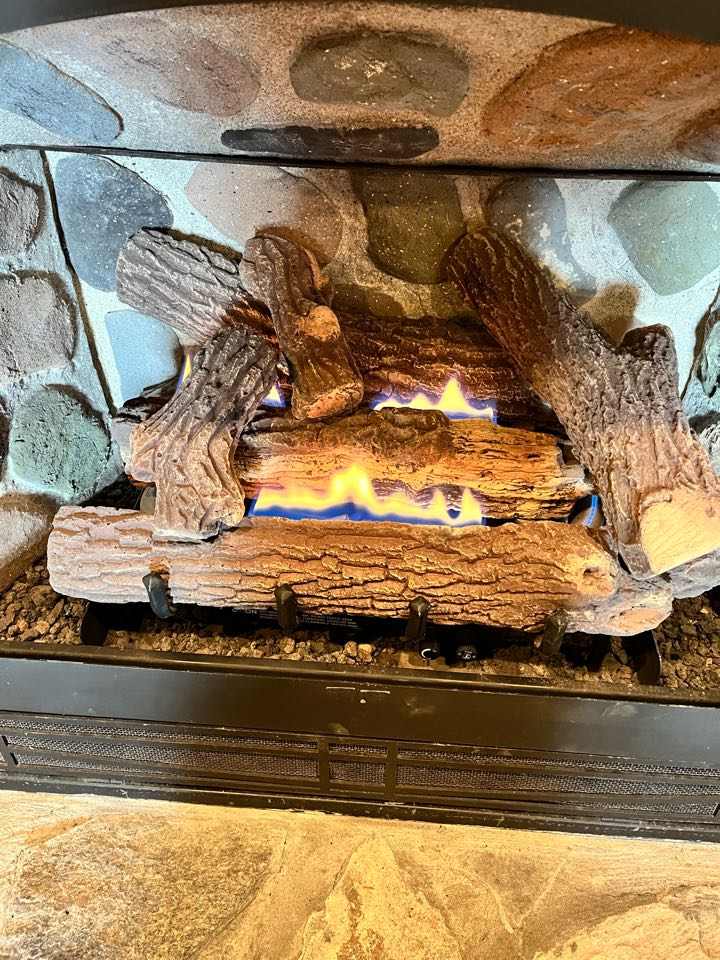 Gas logs maintenance 