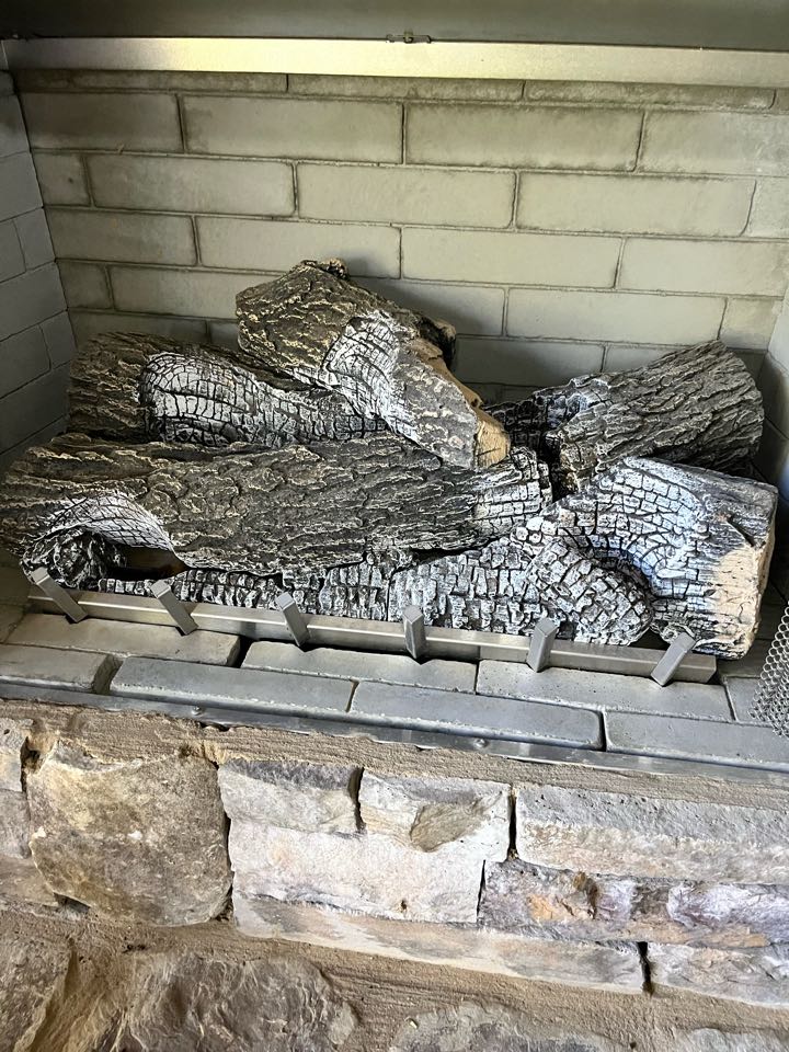 Gas logs maintenance 