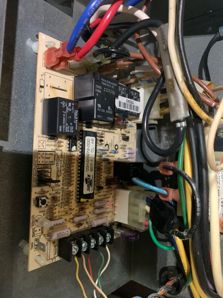 Heating maintenance on heat pump system 