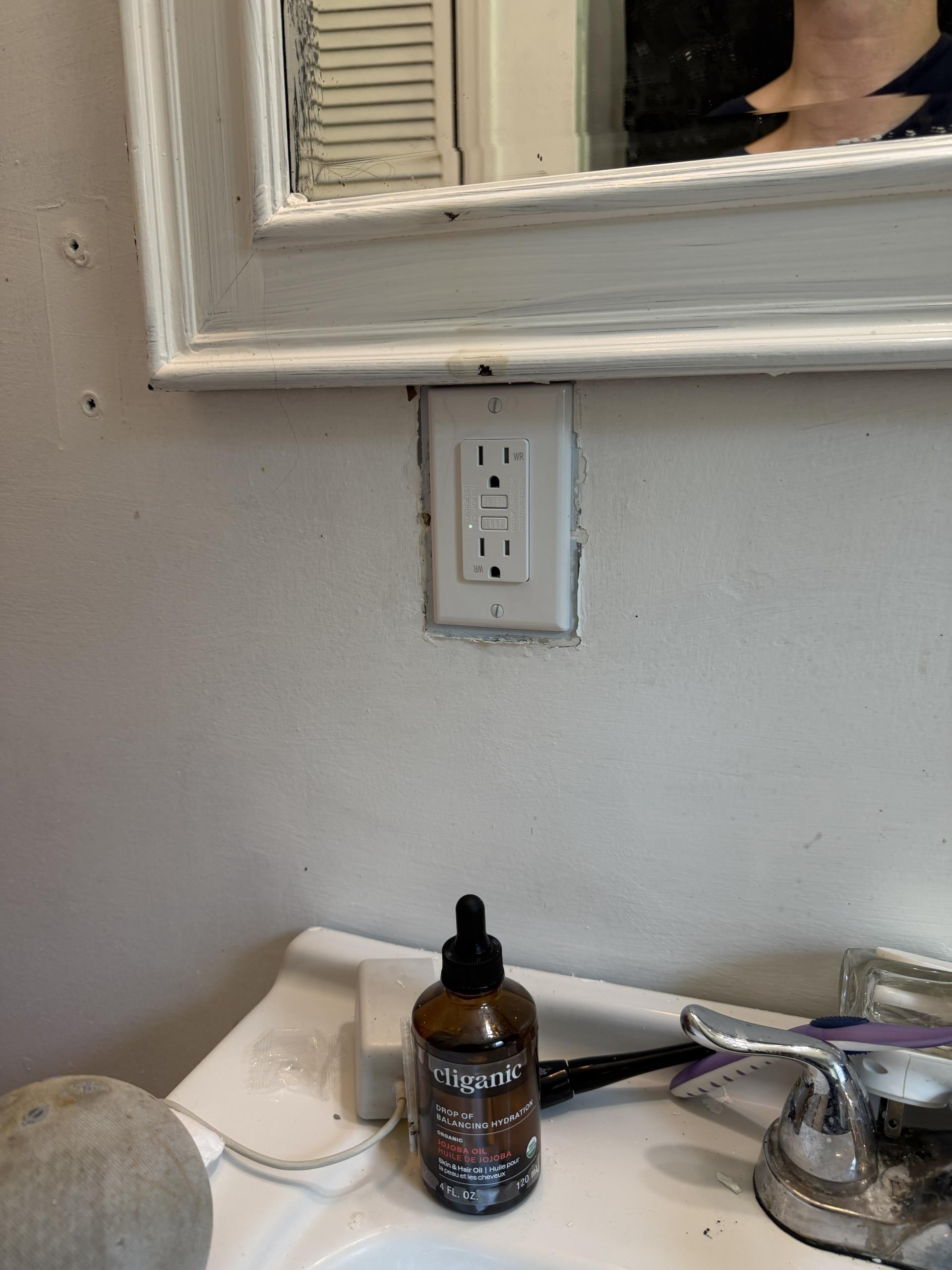 I conducted a comprehensive circuit restoration to resolve power loss in two rooms and a bathroom. I traced the wiring and tested each device to pinpoint the failure source. I replaced damaged devices, installed new receptacles, and secured all connections. I verified proper polarity and grounding, restored power, and tested all devices to ensure safe operation. The rooms were returned to full electrical service with secure, functioning connections.
