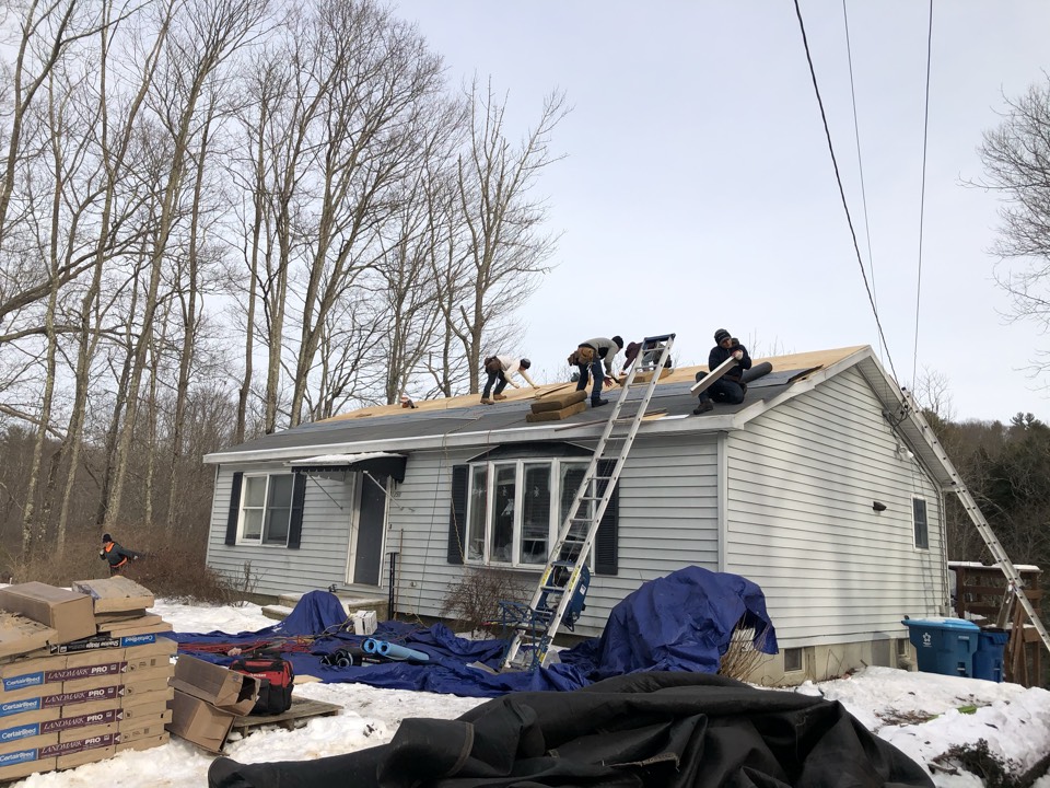 Oakham, MA - Installing Landmark Pro Atlantic Blue Shingles in Oakham Oakham, MA - Installing Landmark Pro Atlantic Blue Shingles in Oakham