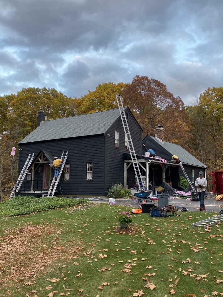 Rutland, MA - Finished installing Owens Corning Oakridge shingles on this home in Rutland, MA. Used Black Berger drip edge this time to match the siding. Rutland, MA - Finished installing Owens Corning Oakridge shingles on this home in Rutland, MA. Used Black Berger drip edge this time to match the siding.