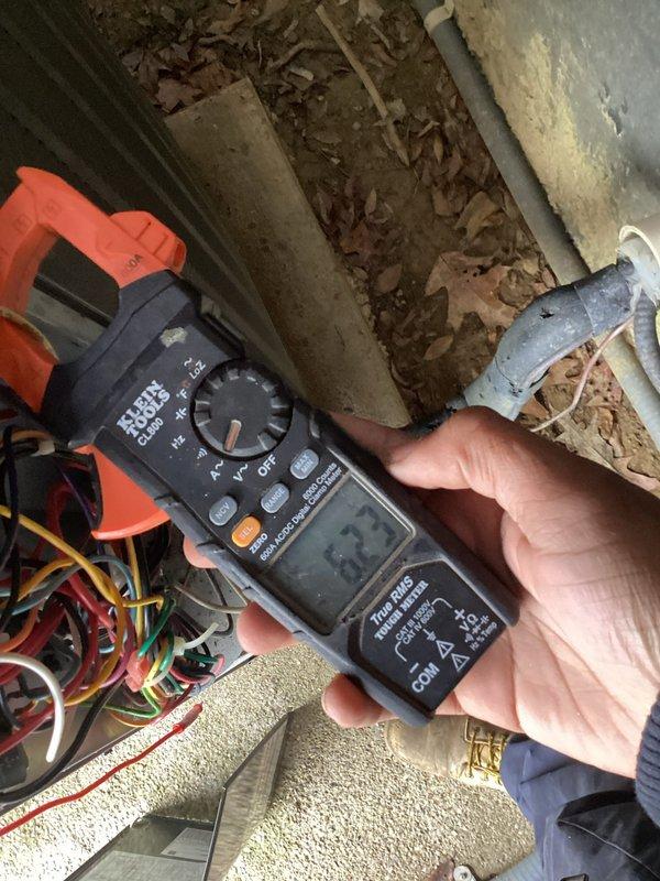 Performed scheduled preventive maintenance on single-system HVAC unit. Conducted electrical diagnostics using clamp meter (reading 13.7A) and verified control wire connections at terminal board. Noted 20x25x4 air filter was approximately 5 years old and requires replacement.