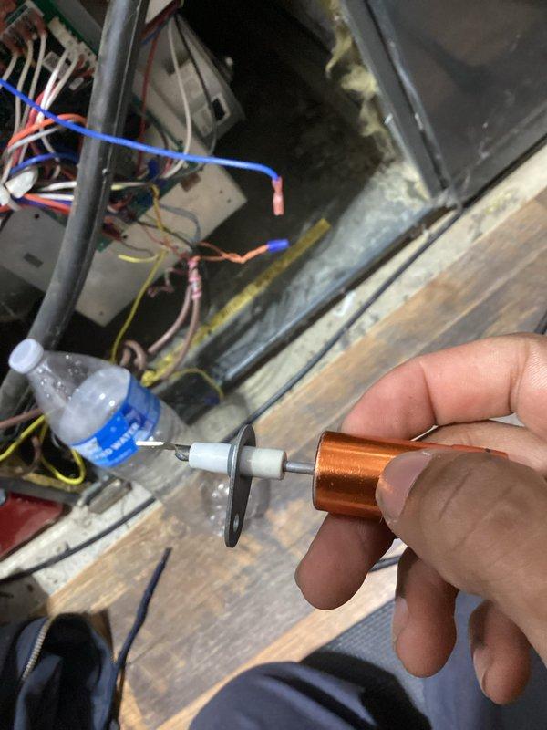 Performed scheduled preventive maintenance on single-system HVAC unit. Conducted electrical diagnostics using clamp meter (reading 13.7A) and verified control wire connections at terminal board. Noted 20x25x4 air filter was approximately 5 years old and requires replacement.