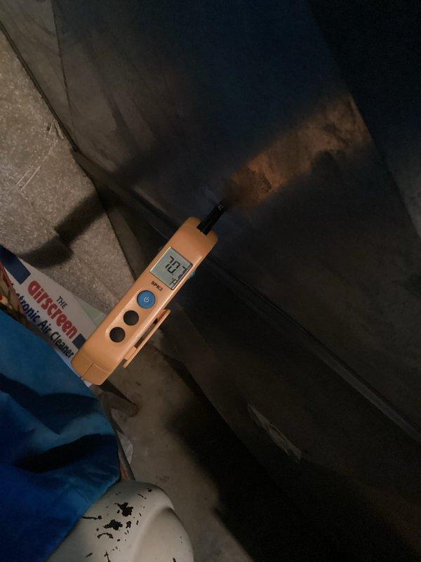 Performed quarterly maintenance service with 16x25x5 filter replacement. Conducted temperature measurements showing 70.7°F and pressure diagnostics with readings of 320/351 on dual port manometer. All systems operating within normal parameters.
