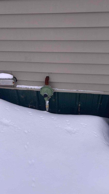 Conducted comprehensive replacement estimate for non-functional HVAC system. Inspected exterior connections including gas meter and propane tank located in snow-covered area. Customer seeking replacement options only, not interested in repair alternatives.