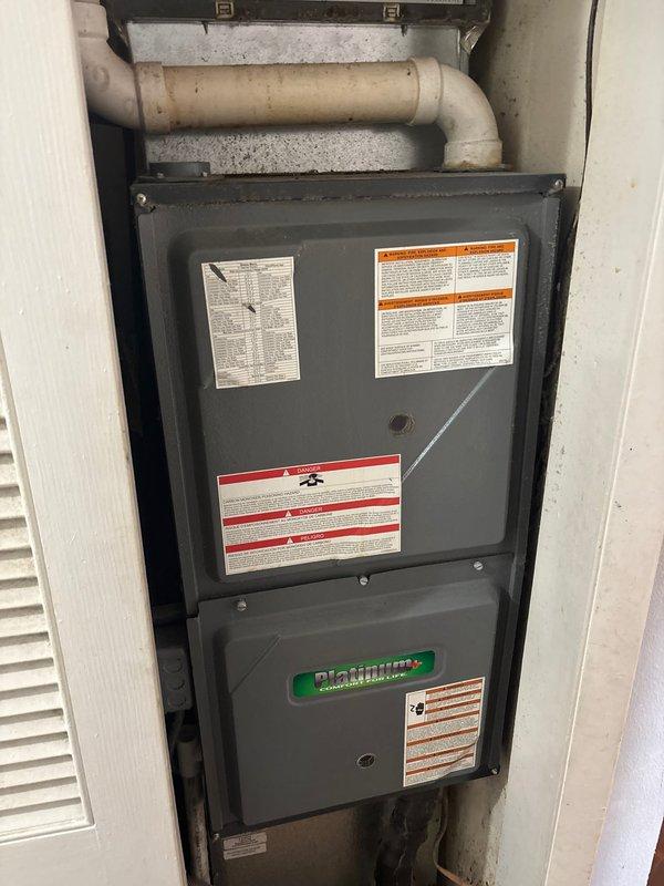 Performed monthly maintenance service on Platinum HVAC system per scheduled plan. Inspected interior components including blower motor assembly, wiring harnesses, and control board for proper operation. Replaced 16x25x5 air filter as part of regular 4-year maintenance protocol.