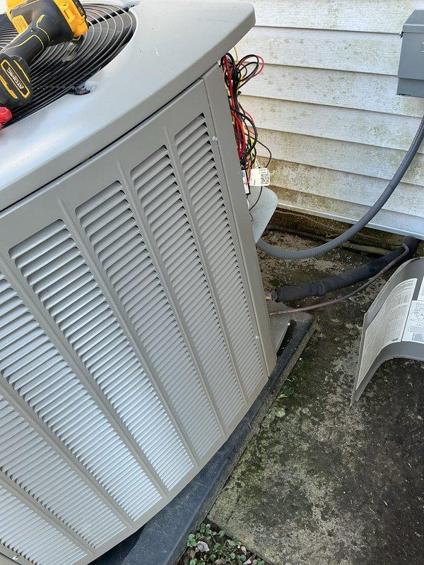 Performed monthly maintenance on platinum-level HVAC system including filter replacement (20x20x4). Inspected outdoor condensing unit, checked electrical connections, and verified proper refrigerant temperatures with digital probe (17.2°C). All components operating within specifications; system is functioning normally after service completion.