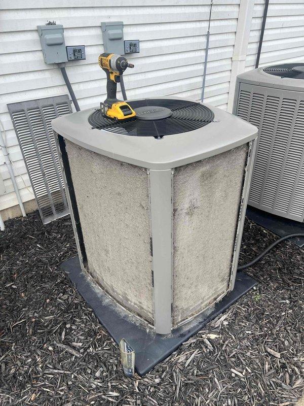 Performed warranty service call on outdoor HVAC system (Job #405281626). Diagnosed issue with contactor requiring replacement; system currently operational while awaiting OEM part. No additional helper needed for follow-up repair.