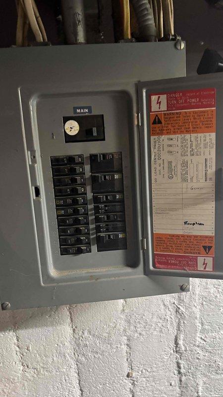Completed comprehensive HVAC system replacement estimate at residential property. Assessed existing heating and cooling infrastructure, including air distribution system with return air vents and electrical service capacity at main panel. Evaluated home's current HVAC configuration, documented system accessibility points, and provided homeowner with energy-efficient replacement options during consultation meeting.