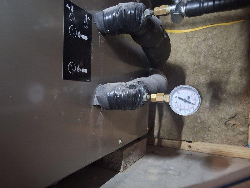 Completed annual Gold Level planned maintenance visit on single HVAC system. Performed comprehensive inspection of ductwork, refrigerant lines, and system components. Verified proper insulation on refrigerant lines, checked pressure gauge readings, and inspected all connections and fittings for proper operation. System operating within normal parameters with no issues identified during this first annual visit.