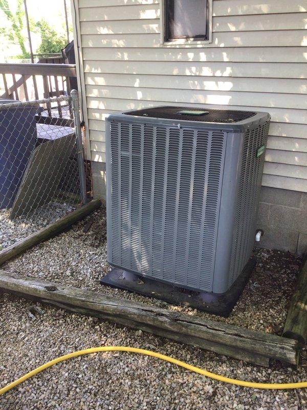 Completed planned HVAC maintenance including replacement of 16x20x4 air filter and polarized media filter. System has been in service for 3 years and customer was advised to renew maintenance agreement for continued optimal performance.