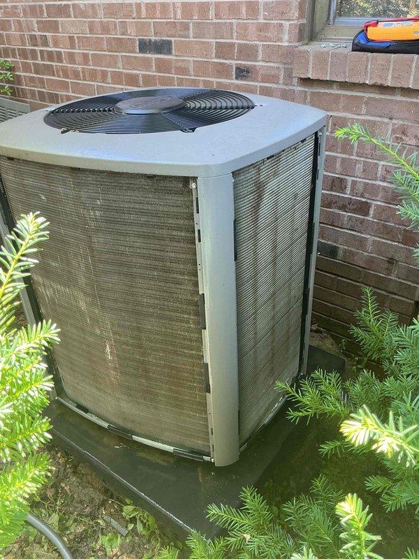 Completed annual Platinum Level maintenance on a 1-year-old single HVAC system during the first scheduled visit. Performed comprehensive inspection of the outdoor condensing unit, verified electrical amperage readings using calibrated clamp meter showing normal operating parameters at 4.934 amps, and replaced 20x25x5 air filter. All system components inspected and found operating within manufacturer specifications with no deficiencies noted.