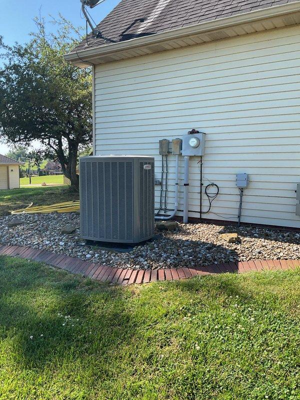 Completed first annual Platinum Level maintenance on a 2-year-old single-system HVAC unit. Performed comprehensive inspection of outdoor condensing unit and indoor air handler located in garage, replaced 20x25x5 filter, checked refrigerant levels, cleaned coils, verified electrical connections, and tested system operation to ensure optimal performance.