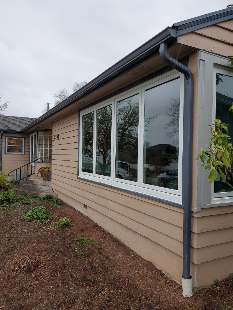 Salem, OR - We installed 4 windows installation in this beautiful home. Salem, OR - We installed 4 windows installation in this beautiful home.