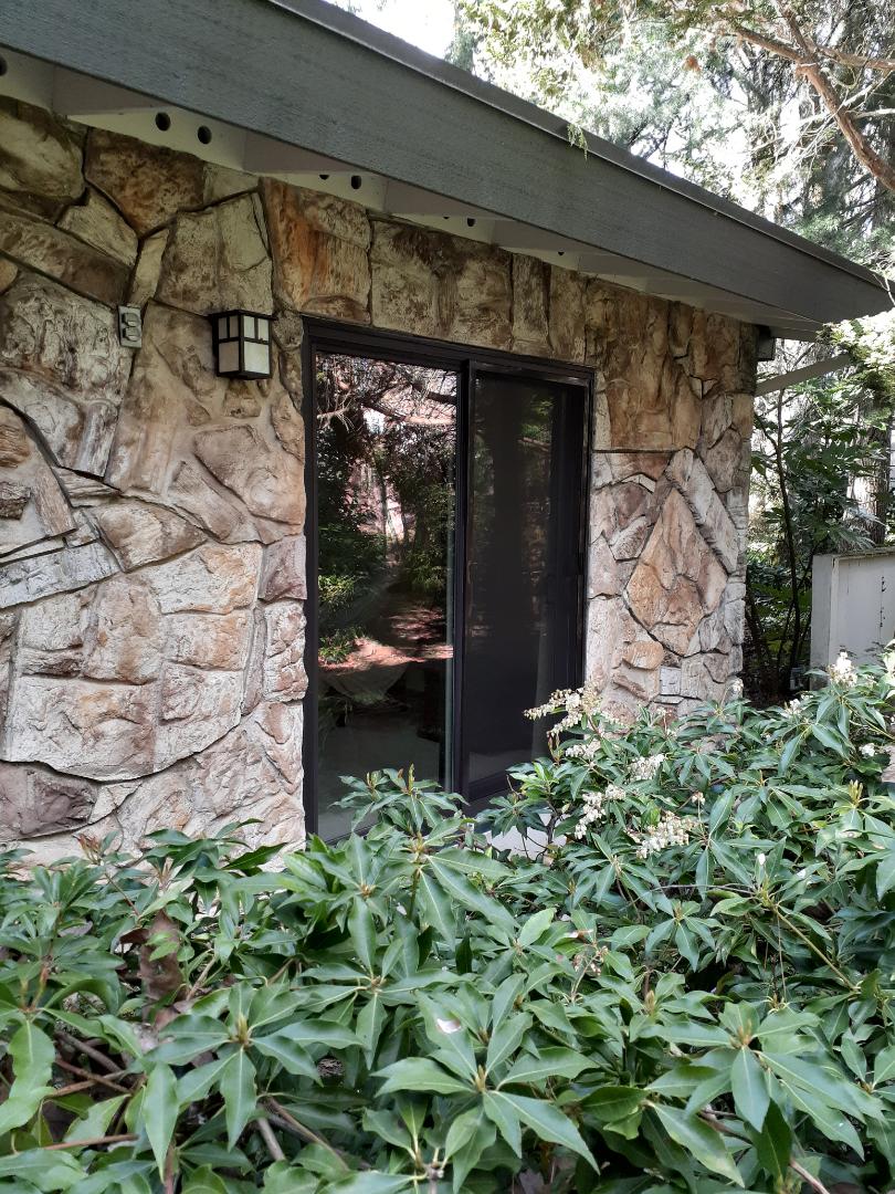 Clackamas, OR - Complete reinstalling new windows and doors on this beautiful house. Clackamas, OR - Complete reinstalling new windows and doors on this beautiful house.