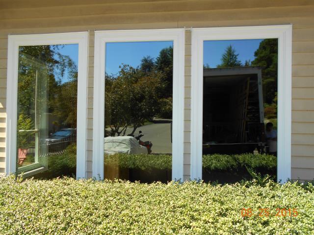 Lake Oswego, OR - Replaced 8 windows in Lake Oswego. Picture of 3 picture windows that we installed. Lake Oswego, OR - Replaced 8 windows in Lake Oswego. Picture of 3 picture windows that we installed.