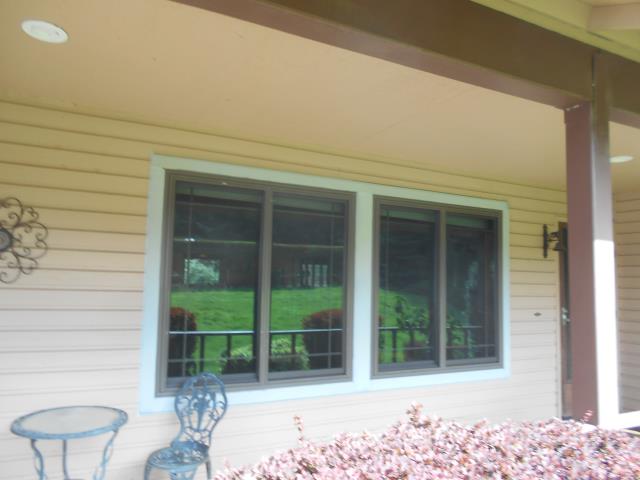 Lebanon, OR - All Windows are Terratone Terratone. All Windows have GBG modified prairie except unit 106 which is too small. Stone hardware. All screens are Truscene. Lebanon, OR - All Windows are Terratone Terratone. All Windows have GBG modified prairie except unit 106 which is too small. Stone hardware. All screens are Truscene.