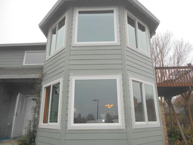Camas, WA - Installing 11 white windows with white hardware, SmartSun glass, TruScene screens Camas, WA - Installing 11 white windows with white hardware, SmartSun glass, TruScene screens