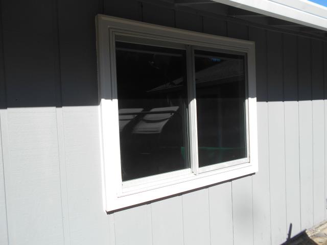 Oregon City, OR - 5 windows White/White. Truscene. Doing all the windows that are aluminum. Oregon City, OR - 5 windows White/White. Truscene. Doing all the windows that are aluminum.