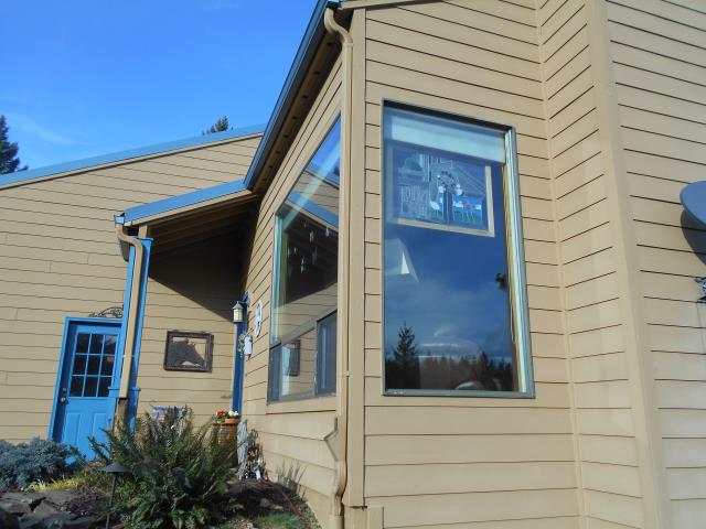 Beavercreek, OR - Our professional contractors had a great time helping this homeowner with their 22 window replacement project, we also replaced a patio sliding glass door! Beavercreek, OR - Our professional contractors had a great time helping this homeowner with their 22 window replacement project, we also replaced a patio sliding glass door!