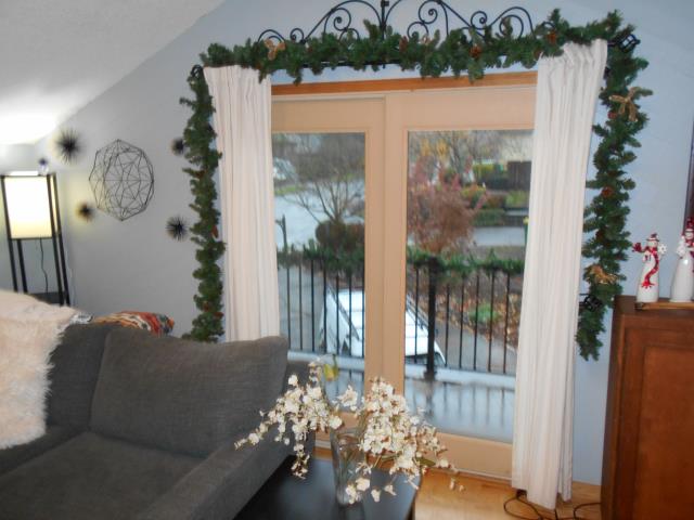 Beaverton, OR - We helped these homeowners out by replacing 6 windows and two patio doors in their home! Beaverton, OR - We helped these homeowners out by replacing 6 windows and two patio doors in their home!