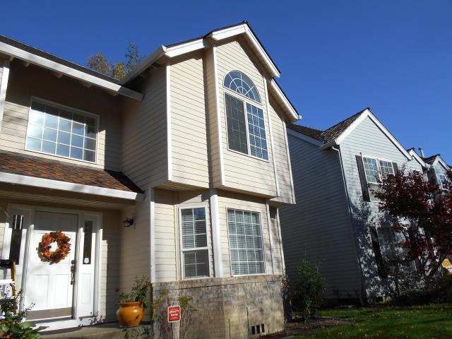 Aloha, OR - We replaced 4 windows with Andersen Fibrex windows in this Aloha home. Aloha, OR - We replaced 4 windows with Andersen Fibrex windows in this Aloha home.