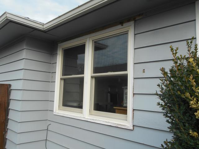 Gladstone, OR - We installed 16 gorgeous windows with a custom made window for this home in Gladstone! Gladstone, OR - We installed 16 gorgeous windows with a custom made window for this home in Gladstone!