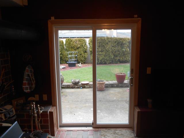 Troutdale, OR - We replaced 2 patio doors and a custom window for this Troutdale home! Troutdale, OR - We replaced 2 patio doors and a custom window for this Troutdale home!