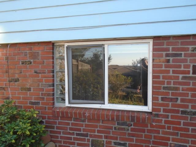 Happy Valley, OR - We worked hard with our installation team to replace 3 windows in this Happy Valley home! Happy Valley, OR - We worked hard with our installation team to replace 3 windows in this Happy Valley home!