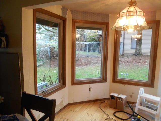 Damascus, OR - Our install crew worked hard to replace casement windows, gliding windows, 2 gliding glass doors, a specialty springline window for a 12 Andersen product replacement job! Damascus, OR - Our install crew worked hard to replace casement windows, gliding windows, 2 gliding glass doors, a specialty springline window for a 12 Andersen product replacement job!