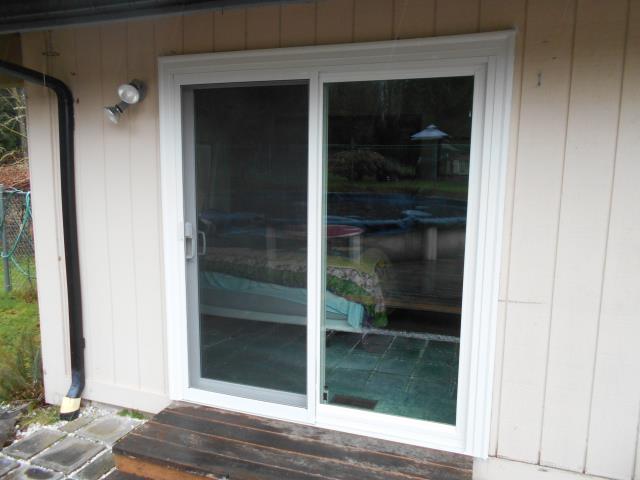 Longview, WA - Our professional installers replaced 2 patio doors in this loving Longview home! Longview, WA - Our professional installers replaced 2 patio doors in this loving Longview home!