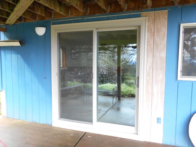 Banks, OR - We installed a beautiful replacement window and patio door for this gorgeous home! Banks, OR - We installed a beautiful replacement window and patio door for this gorgeous home!