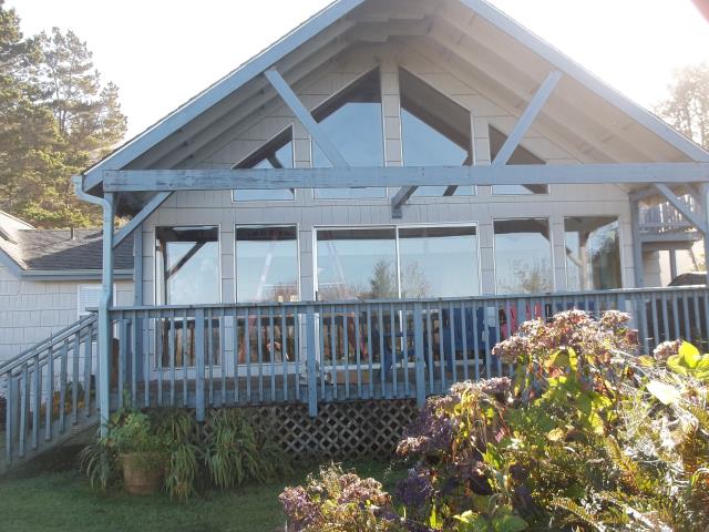 Cloverdale, OR - We replaced 13 windows and a patio door for this lovely home! Cloverdale, OR - We replaced 13 windows and a patio door for this lovely home!