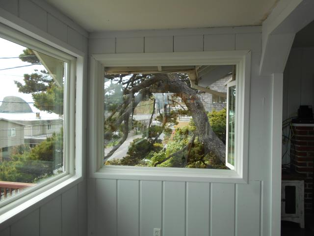 Tillamook, OR - We installed 11 replacement windows for this lovely home in Oceanside! Tillamook, OR - We installed 11 replacement windows for this lovely home in Oceanside!