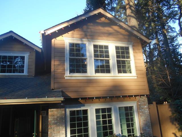 Salem, OR - We installed 27 replacement windows and 1 patio door for this home. Salem, OR - We installed 27 replacement windows and 1 patio door for this home.
