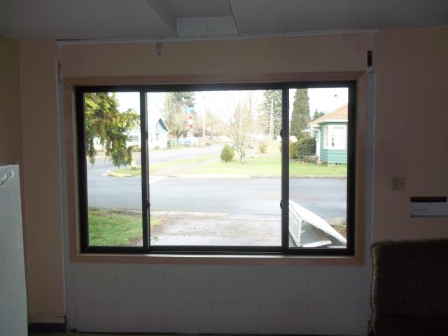 Lebanon, OR - We installed 9 windows and 1 patio door for this sweet home! Lebanon, OR - We installed 9 windows and 1 patio door for this sweet home!