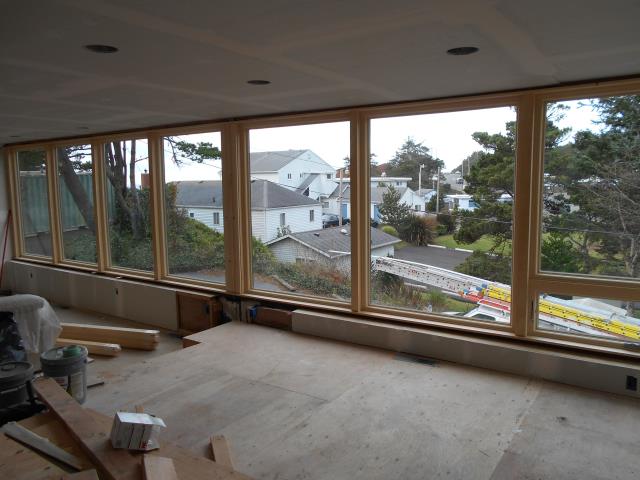 Lincoln City, OR - We installed 12 replacement windows for this home! Lincoln City, OR - We installed 12 replacement windows for this home!