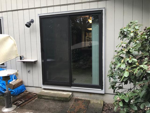 Eugene, OR - We installed 9 replacement windows and 1 patio door in this home! Eugene, OR - We installed 9 replacement windows and 1 patio door in this home!