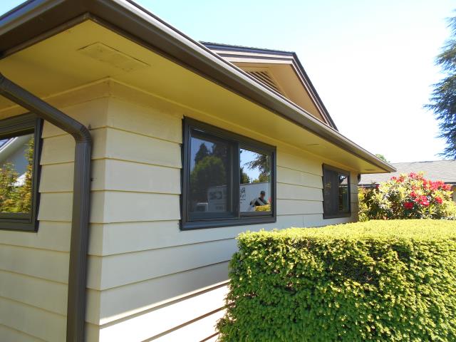 Eugene, OR - We installed 3 windows for this replacement window project! Eugene, OR - We installed 3 windows for this replacement window project!