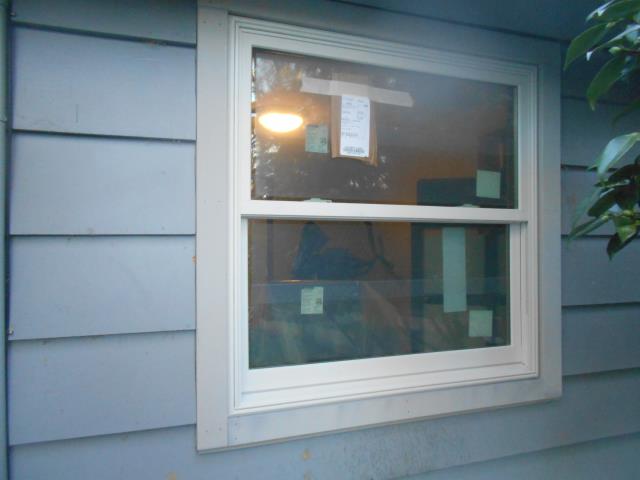 Cottage Grove, OR - We installed 8 replacement windows for this home! Cottage Grove, OR - We installed 8 replacement windows for this home!