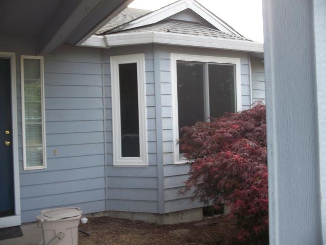 Albany, OR - We installed 12 windows for this great home! Albany, OR - We installed 12 windows for this great home!